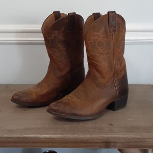 Leather Ariat women's cowboy boots